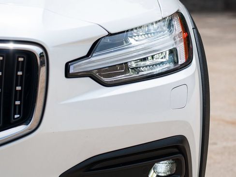 Certified 2026 Volvo V60 B5 Cross Country Ultra w/ Protection Package Premier AWD/4WD image 3