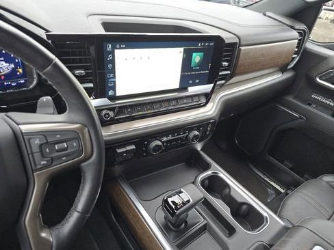 Used 2022 Chevrolet Silverado 1500 High Country image 32