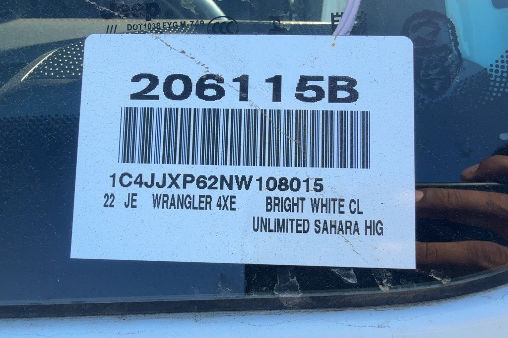 Used 2022 Jeep Wrangler Unlimited Sahara AWD/4WD image 19