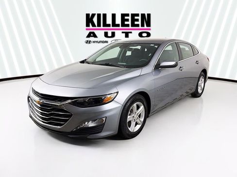 Used 2024 Chevrolet Malibu LT image 3