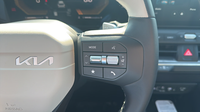 New 2026 Kia K4 GT-Line FWD image 32