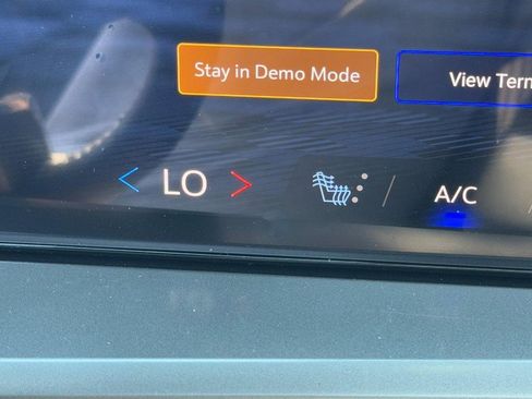 New 2026 Chevrolet Traverse LT w/ Sun and Wheel Package AWD/4WD image 34