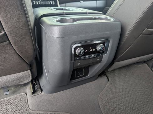 Used 2022 GMC Yukon Denali AWD/4WD image 12