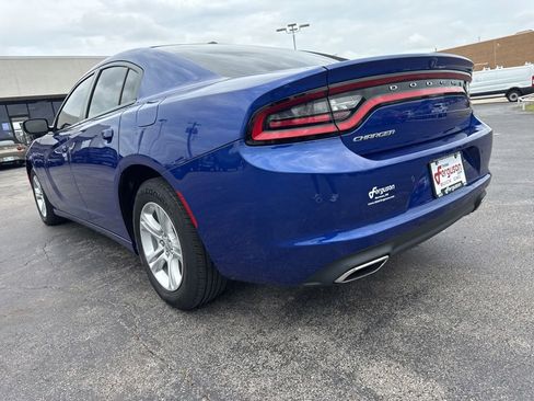 Used 2019 Dodge Charger SXT RWD image 17