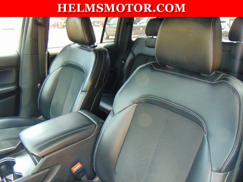 Certified 2024 Jeep Grand Cherokee Altitude RWD image 32