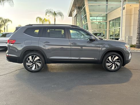 New 2026 Volkswagen Atlas SE FWD image 9