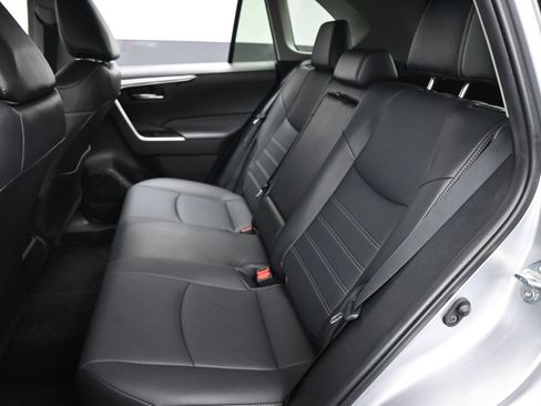 Used 2022 Toyota RAV4 XLE Premium FWD image 11