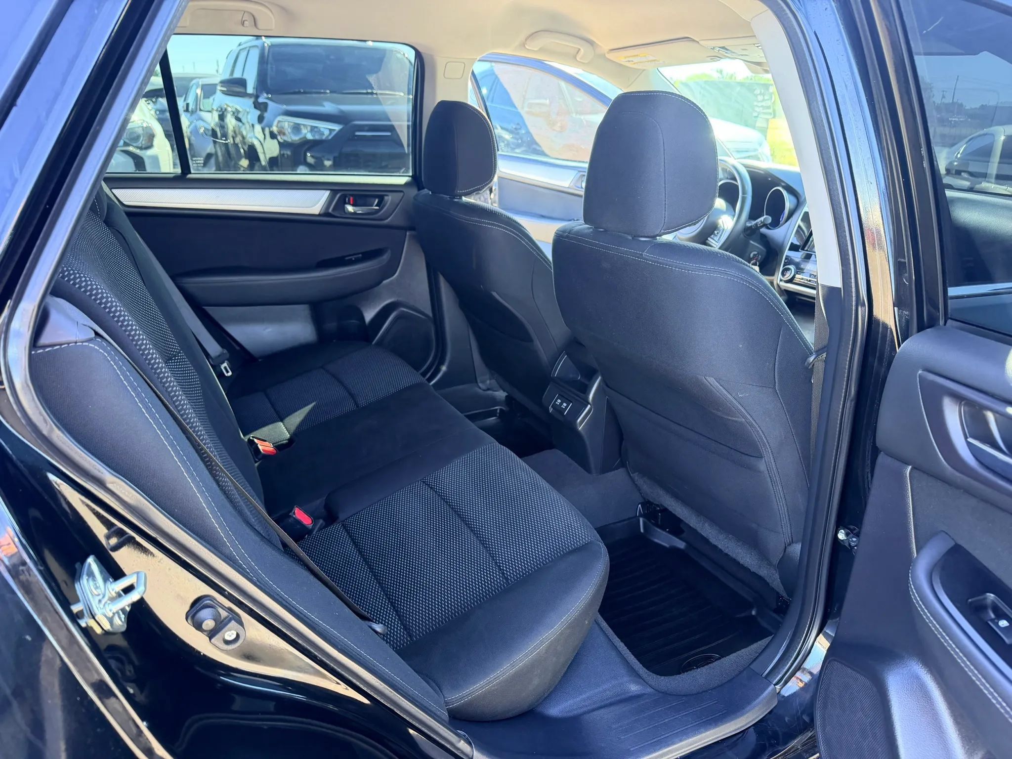 Used 2019 Subaru Outback 2.5i Premium AWD/4WD image 17