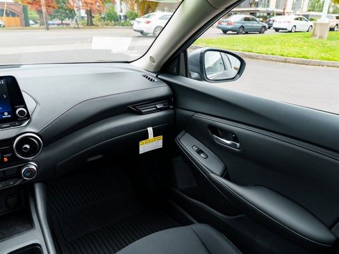 New 2025 Nissan Sentra SV image 9