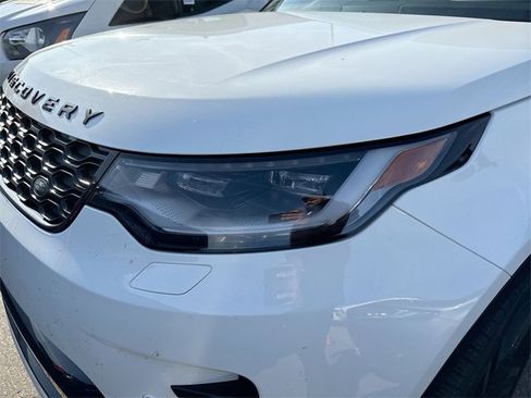 Used 2025 Land Rover Discovery Dynamic SE image 11