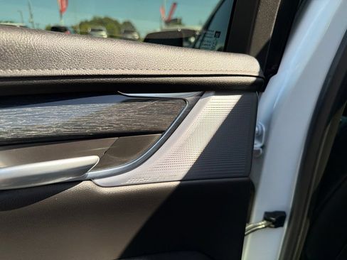 Used 2022 Cadillac XT5 Premium Luxury w/ Technology Package FWD image 40