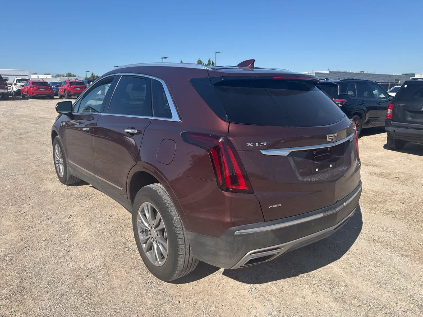 Used 2022 Cadillac XT5 Premium Luxury AWD/4WD image 2