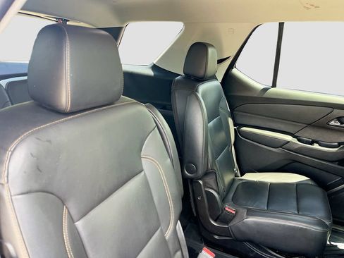 Used 2021 Chevrolet Traverse LT w/ LT Premium Package FWD image 29