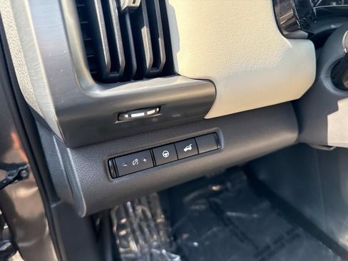 Used 2022 Nissan Pathfinder SL w/ SL Premium Package image 23