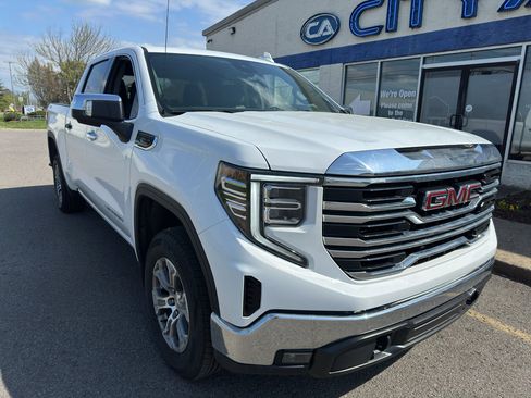 Used 2025 GMC Sierra 1500 SLT image 2