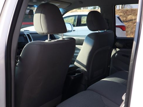 Used 2014 Toyota Tacoma PreRunner w/ SR5 Package image 11