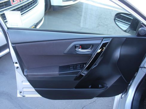 Used 2018 Toyota Corolla iM w/ Carpet Mat Package (TMS) FWD image 17