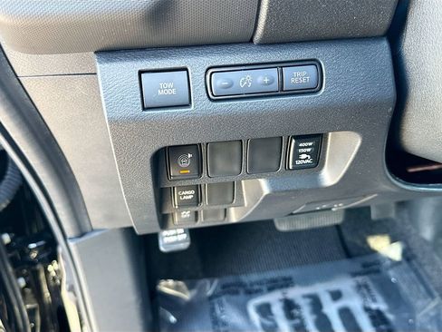 Used 2024 Nissan Frontier SL w/ Technology Package image 26