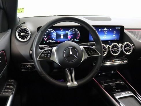 Certified 2025 Mercedes-Benz GLA 250 4MATIC image 18