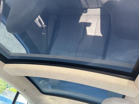 Used 2015 Tesla Model S 70 image 18