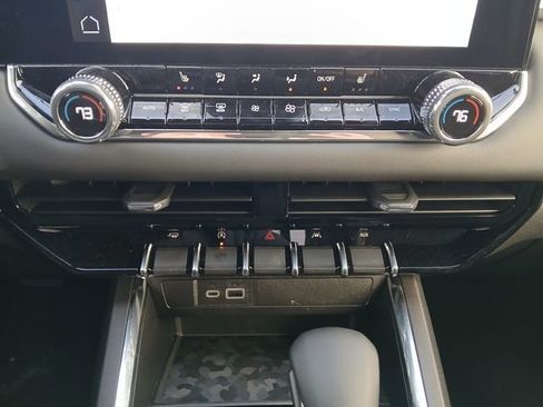 New 2025 GMC Canyon Elevation w/ Convenience Package image 24