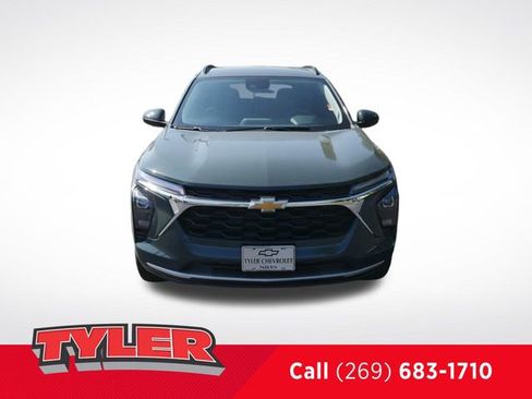 New 2025 Chevrolet Trax LT w/ Driver Confidence Package image 2