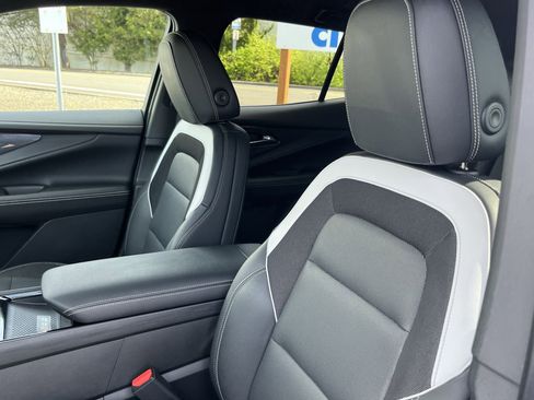 Used 2024 Chevrolet Blazer EV LT AWD/4WD image 17