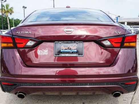 Used 2023 Nissan Altima 2.5 SV w/ SV Premium Package FWD image 6