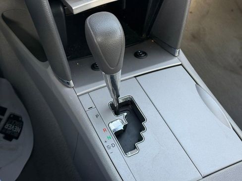 Used 2010 Toyota Camry XLE image 22