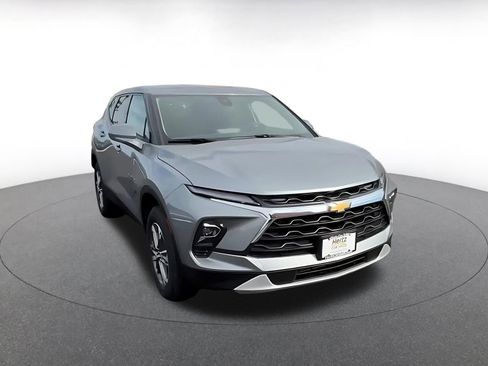 Used 2025 Chevrolet Blazer LT image 3