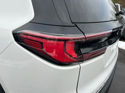 Used 2024 GMC Acadia AT4 w/ Luxury Package image 33