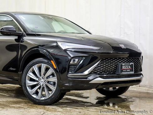 New 2026 Buick Envista Avenir image 2