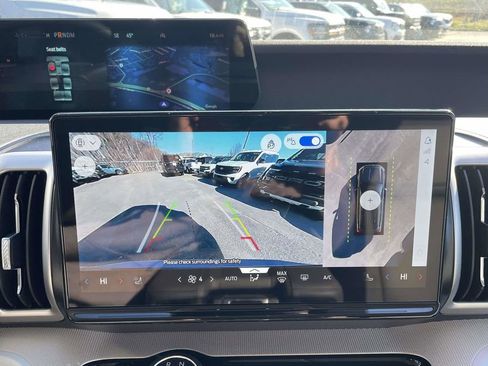 New 2026 Ford Expedition Active image 18