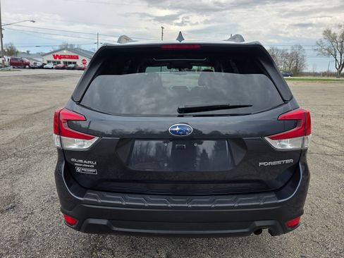 Used 2019 Subaru Forester Premium image 4