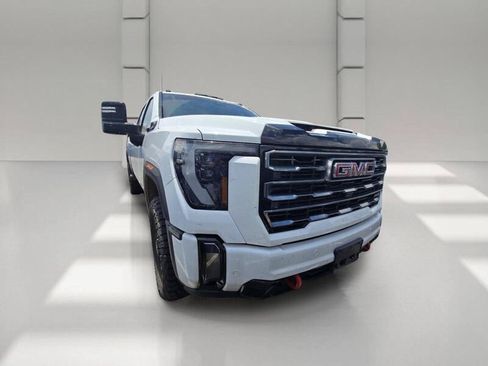 Used 2024 GMC Sierra 2500 AT4 w/ Technology Package AWD/4WD image 3
