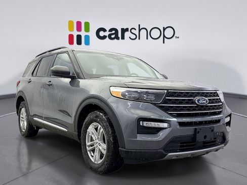 Used 2023 Ford Explorer XLT w/ Equipment Group 202A image 7