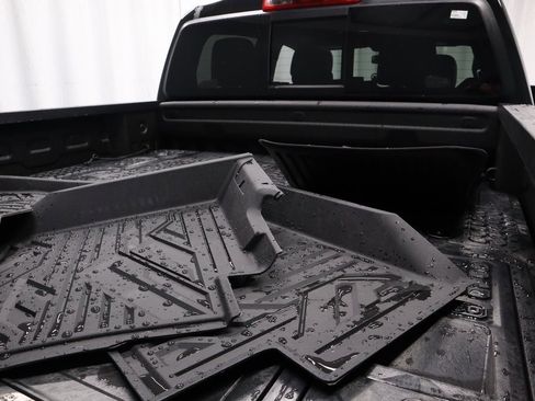 Used 2026 Chevrolet Colorado ZR2 w/ Technology Package image 17