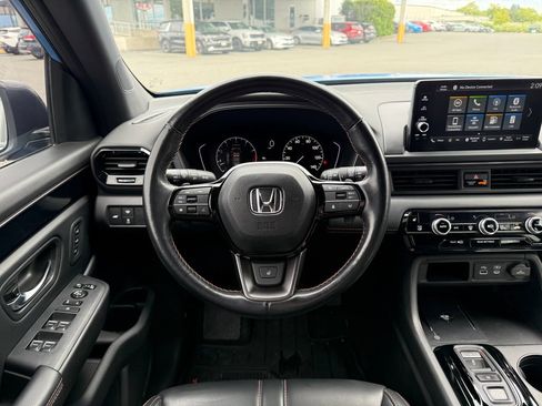 Used 2023 Honda Pilot TrailSport image 24