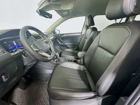 Used 2022 Volkswagen Tiguan SE image 13