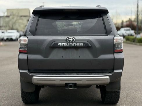 Used 2019 Toyota 4Runner TRD Off-Road Premium image 4