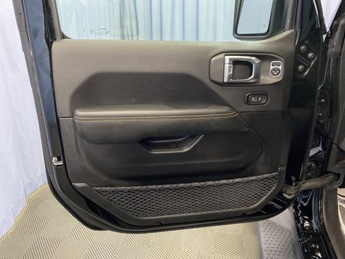 Certified 2025 Jeep Wrangler Sahara image 11