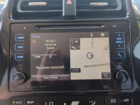 Used 2017 Toyota Prius Three Touring FWD image 22