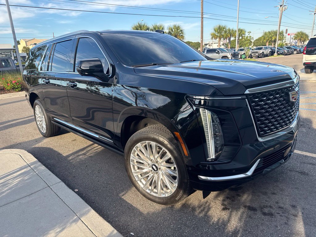 Used 2025 Cadillac Escalade ESV Premium Luxury w/ Touring Package AWD/4WD image 8