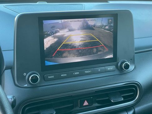 Used 2022 Hyundai Kona SE image 18