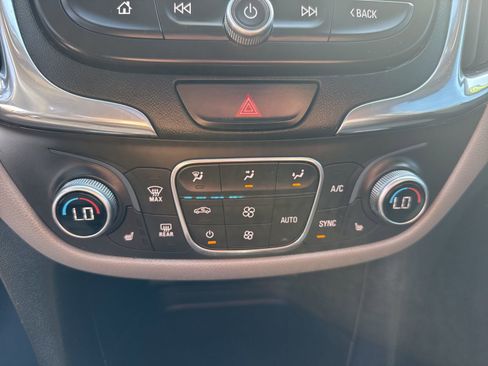 Used 2018 Chevrolet Equinox LT FWD image 28