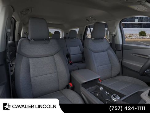 Used 2026 Ford Explorer Active AWD/4WD image 10