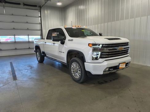 Used 2023 Chevrolet Silverado 2500 High Country w/ Z71 Off-Road Package AWD/4WD image 2