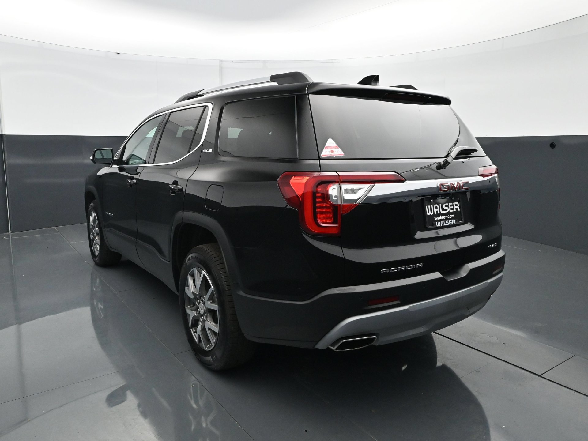 Used 2023 GMC Acadia SLE w/ Driver Convenience Package AWD/4WD image 5