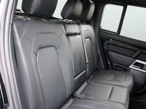 Used 2024 Land Rover Defender 110 SE AWD/4WD image 12
