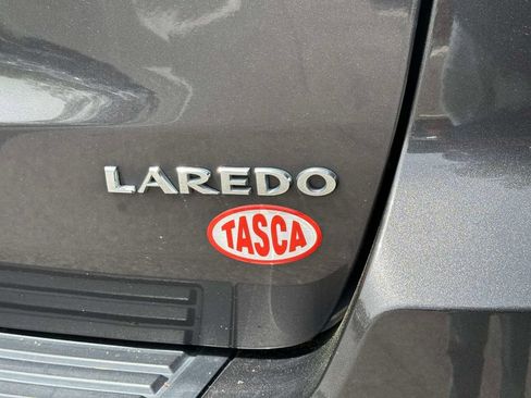 Used 2021 Jeep Grand Cherokee Laredo AWD/4WD image 10